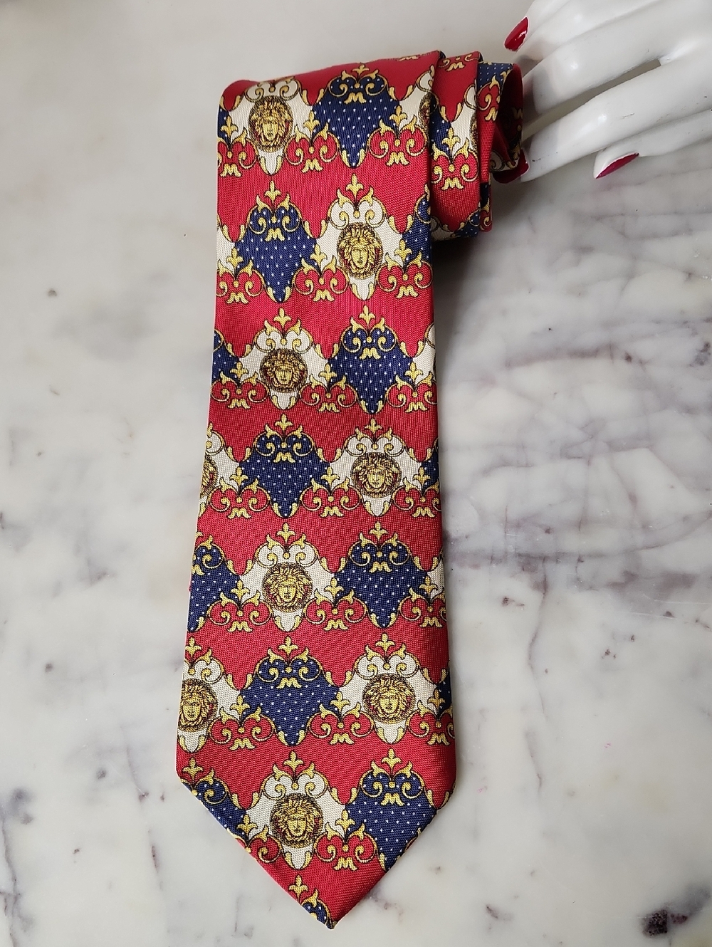 Vintage Gianni Versace 💯% Silk Madusa Necktie 🔥